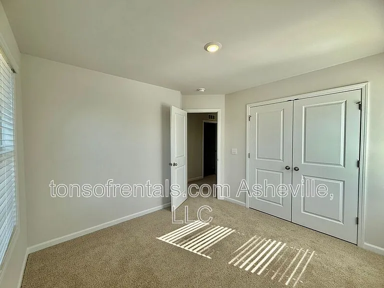 216 Valley Breeze Rd — Photo 29