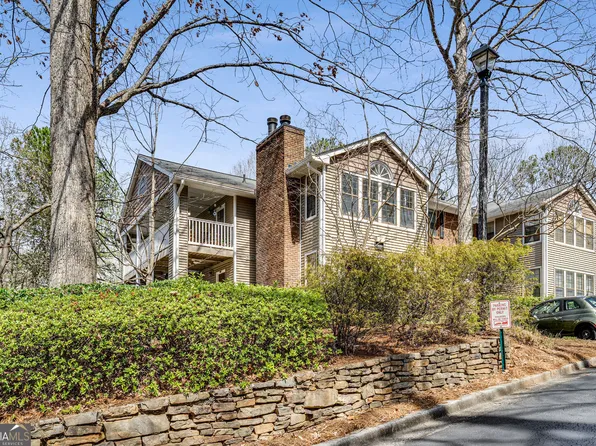 102 Barrington Hills Dr, Sandy Springs, GA 30350