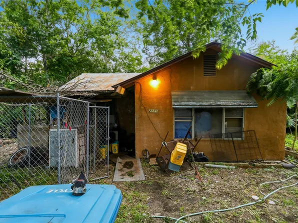 2811 Locust St, Kerrville, TX 78028