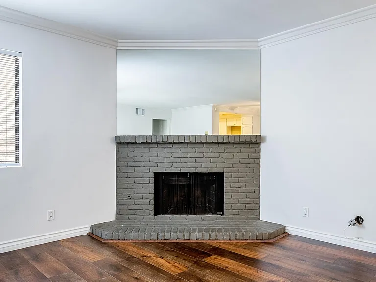 17155 Chatsworth St #7 — Photo 6