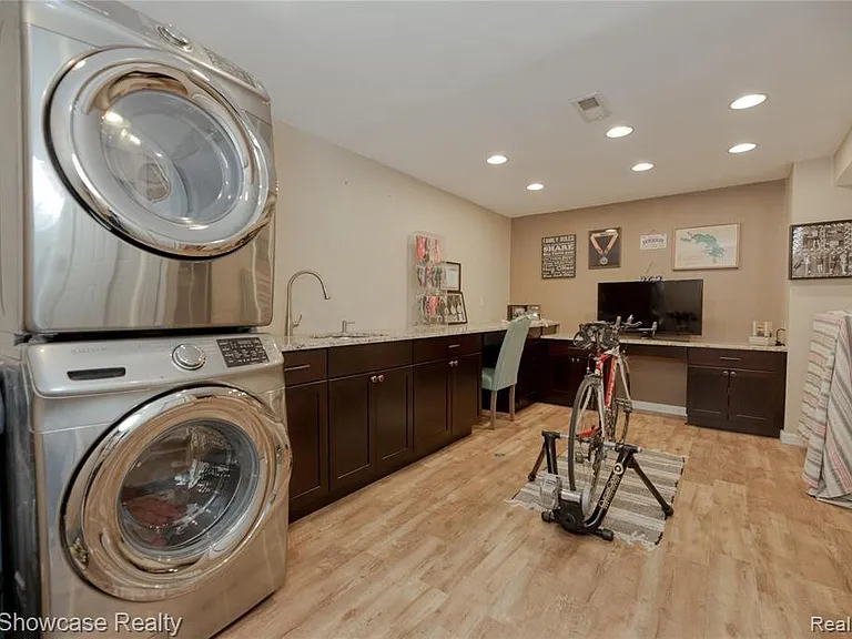 299 Wind Way Dr — Photo 17