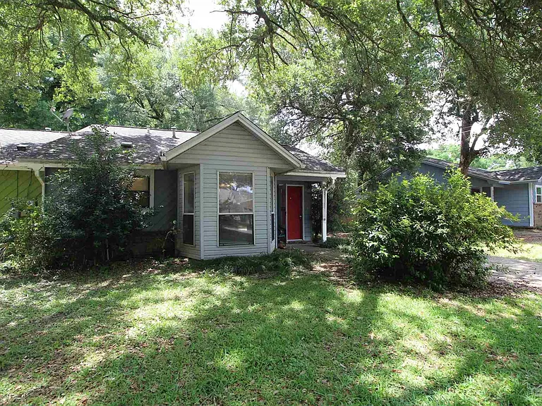 6201 Forest Pines Dr — Photo 2