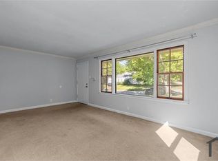 10366 Ashbrook Dr, Saint Louis, MO 63137