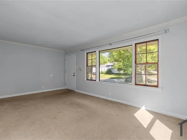 10366 Ashbrook Dr, Saint Louis, MO 63137