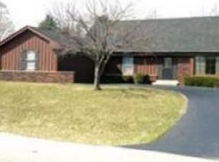 4600 Pleasant Trail Dr, Racine, WI 53403