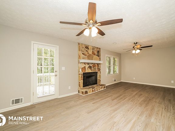 4th image of 2620 King George Ct NE