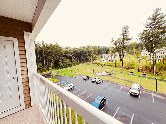 4th image of 2 Winslow Ln #403