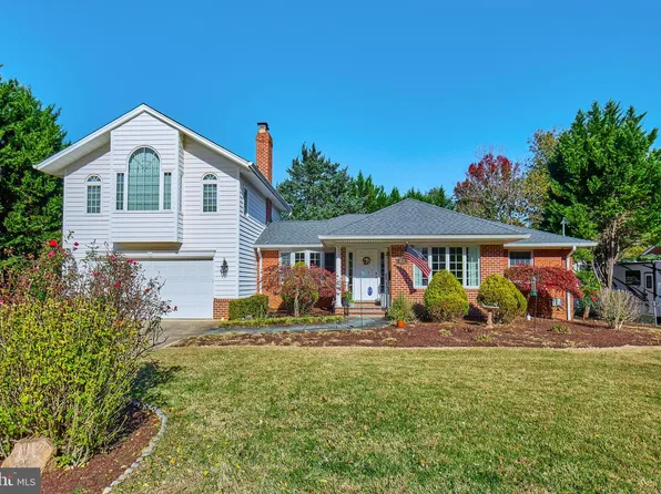 3032 Crane Dr, Falls Church, VA 22042