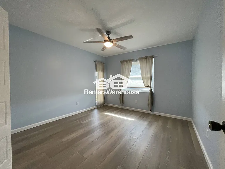 110 Gloucester Blvd #110 — Photo 10