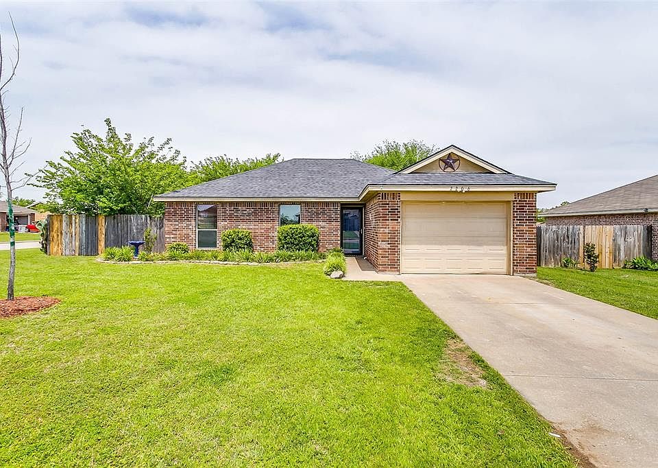 1st image of 2206 Nicole Ln