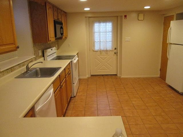 1st image of 2187 Waltoffer Ave
