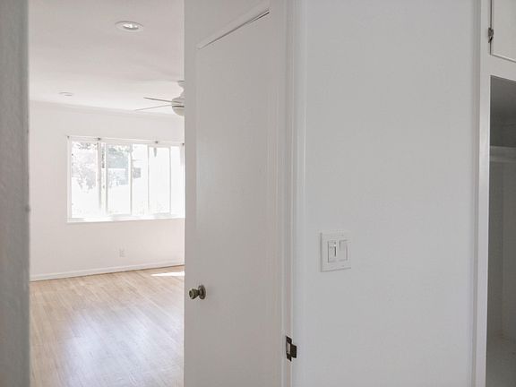 3rd image of 729 9th St APT B