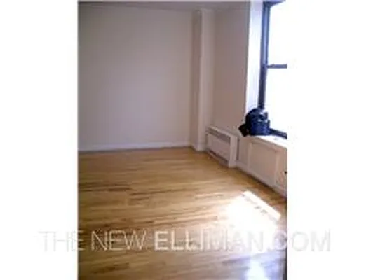 Rented by Douglas Elliman | media 19