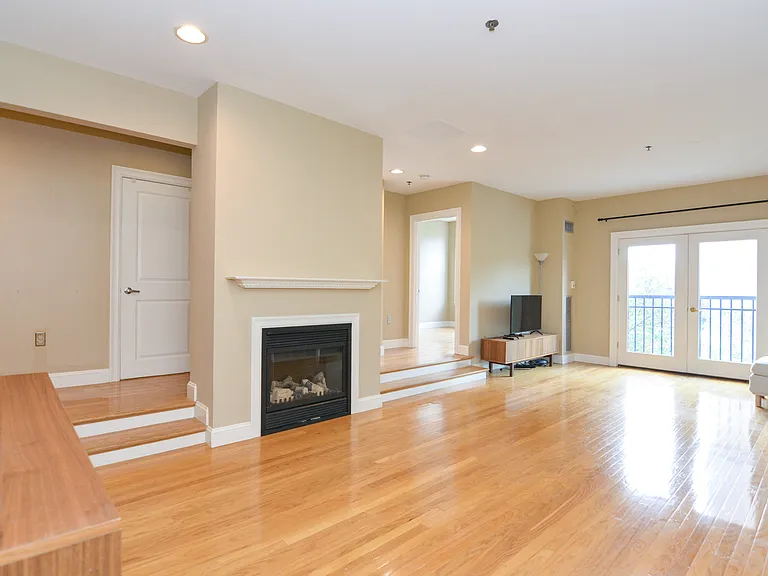 1723 Washington St #309 — Photo 6