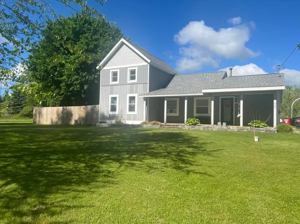 8739 Elm Ave, Newaygo, MI 49337