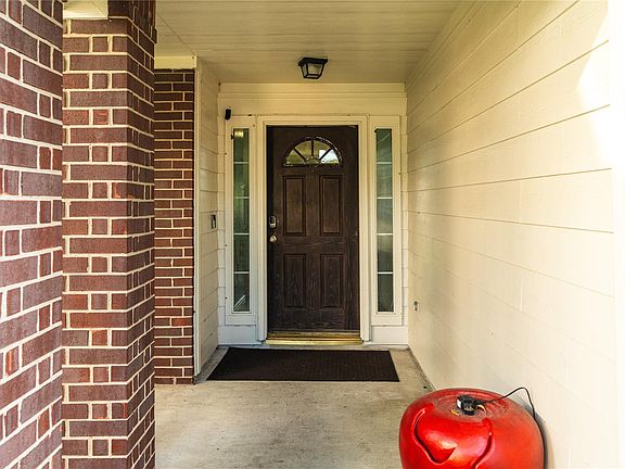2nd image of 20907 New Leaf Ct