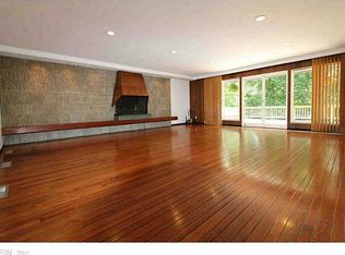 30 Oakland Dr, Newport News, VA 23601