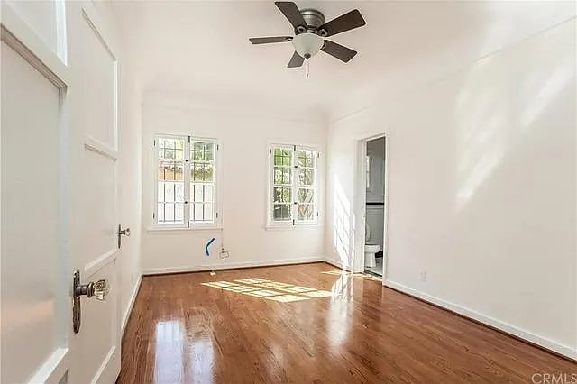 1125 S Hayworth Ave — Photo 16