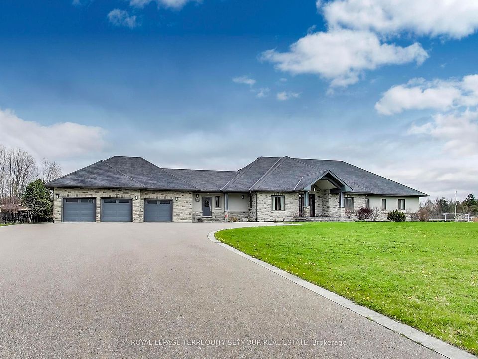 1st image of 67 Grayfield Dr