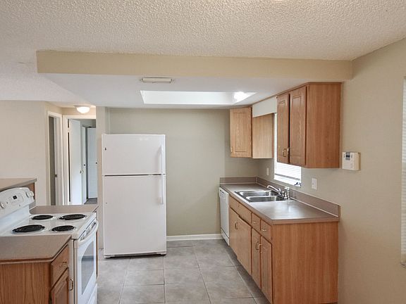 5th image of 3912 Briarlake Dr