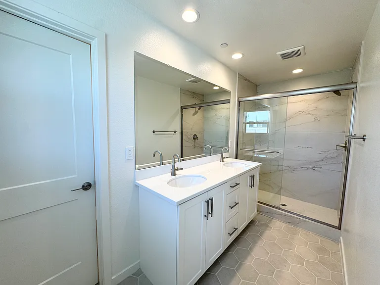2554 Delphinium Ln — Photo 36