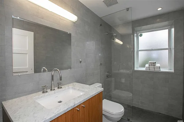 Sold by Daniel Gale Sotheby's International Realty | media 51