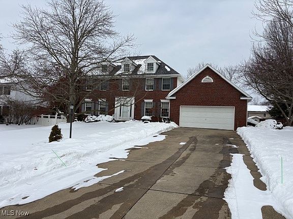 3rd image of 1613 Hastings Cir NW