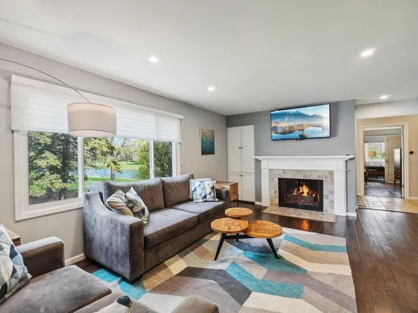 1174 Pilgrim PARKWAY, Elm Grove, WI 53122