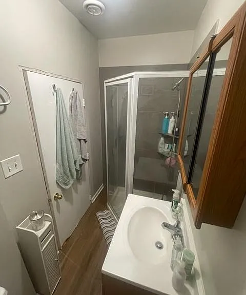 532 W 45th Pl #2R — Photo 1