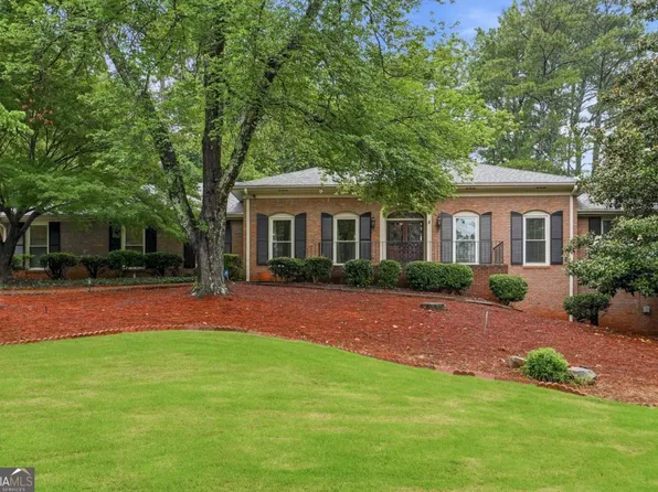 1076 Coronation Dr, Dunwoody, GA 30338