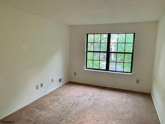 4th image of 97 Sussex Pl #97