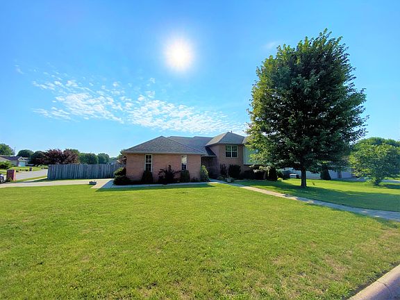2nd image of 600 Chandler Dr