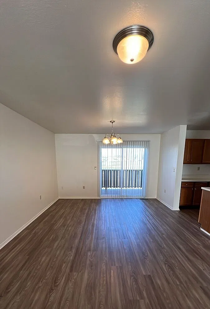 4 bed, 2.5 bath, 1615 sqft, $2,265 — Photo 4