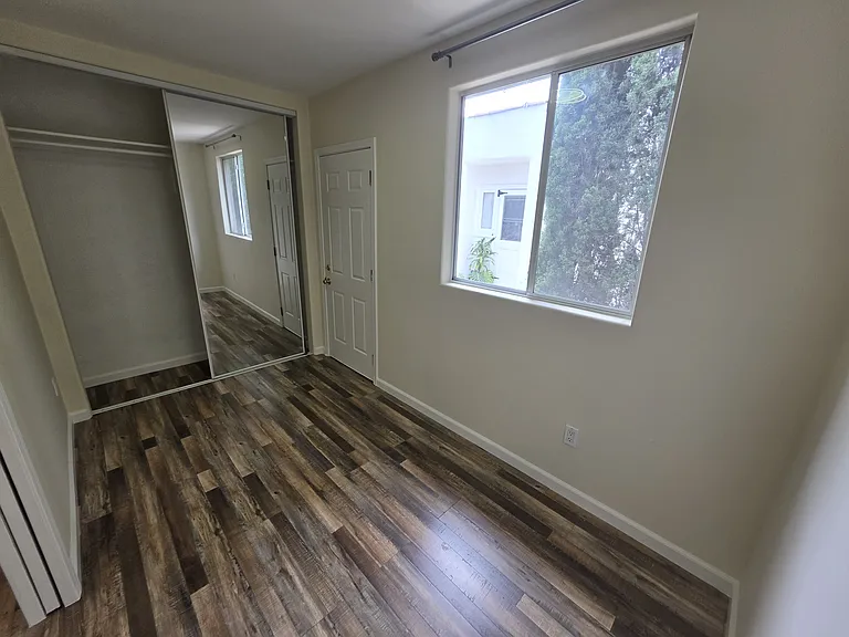 1250 S Orange St — Photo 21