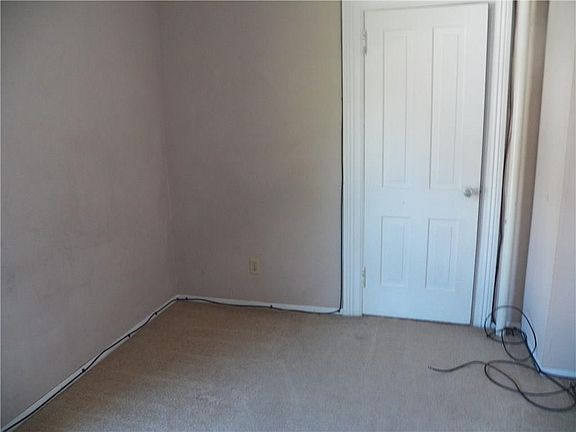 3rd image of 1760 Lake St