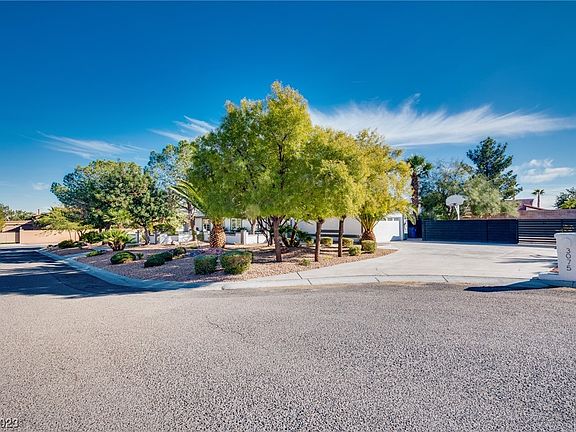 5th image of 3075 S Pioneer Way