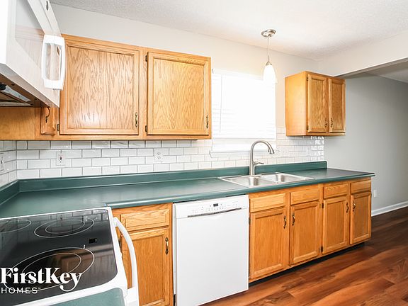 5th image of 404 Brookstone Dr