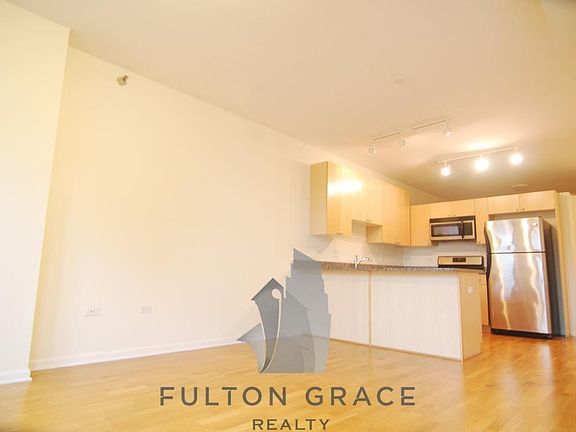 2nd image of 1470 S Michigan Ave #23728