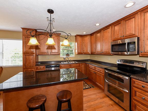 5th image of 1716 Melinda Ln