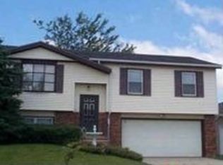 12 Moonstone Ct, Bloomington, IL 61704