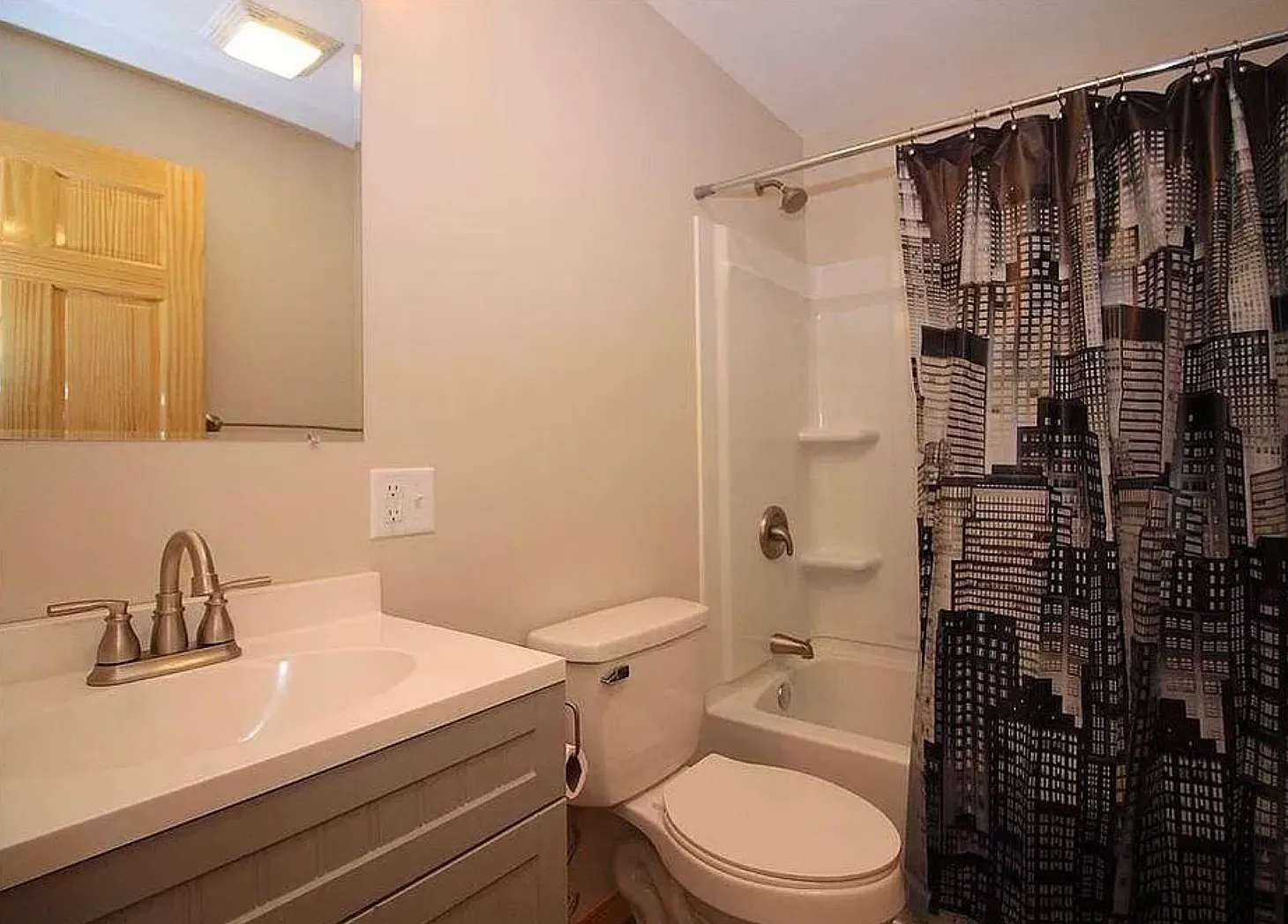 1 bed, 775 sqft, $1,150 — Photo 4