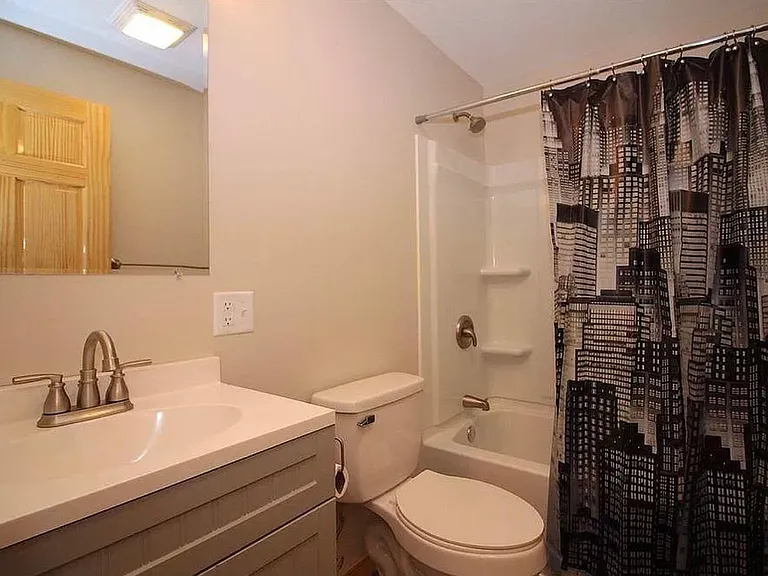 116 Van Brunt St — Photo 5