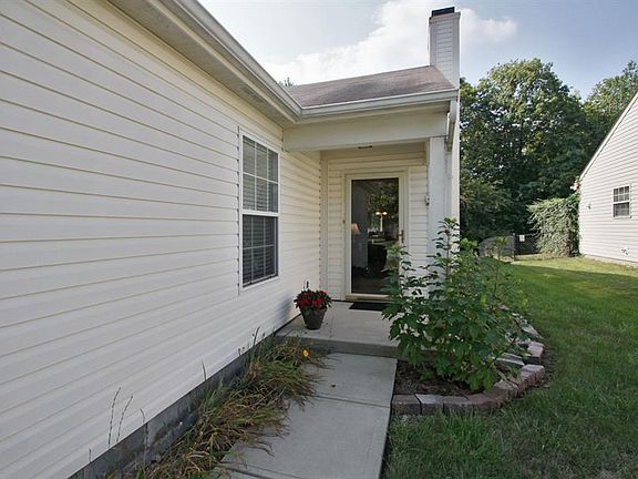 3rd image of 5825 Brobeck Ln