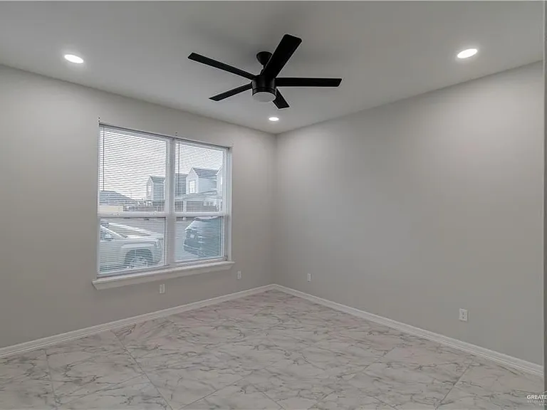 5510 N Crown Point — Photo 12