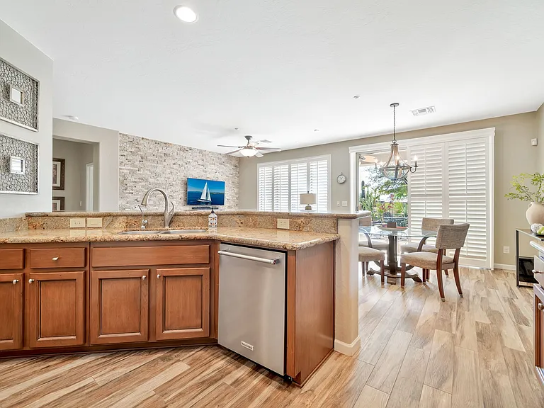 2519 W Myopia Dr — Photo 16