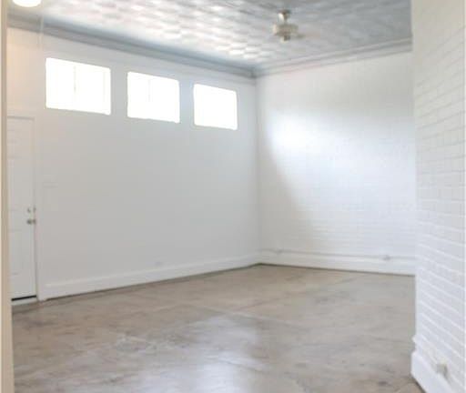 3rd image of 1010 W Shaw St