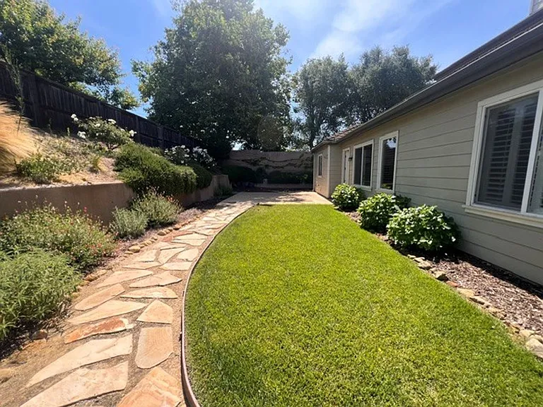 477 Hawk Canyon Ct — Photo 29