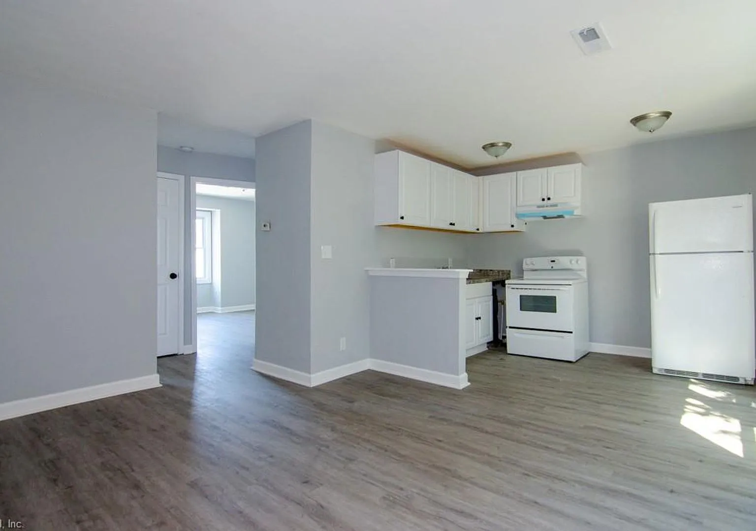 1005 Hillside Avenue — Photo 3