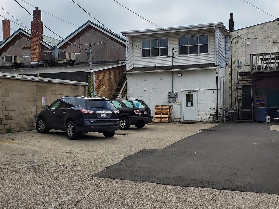 2nd image of 122 E Main St #124