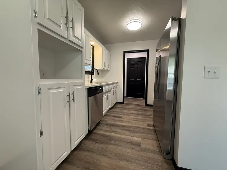 2627 E Verona St — Photo 10